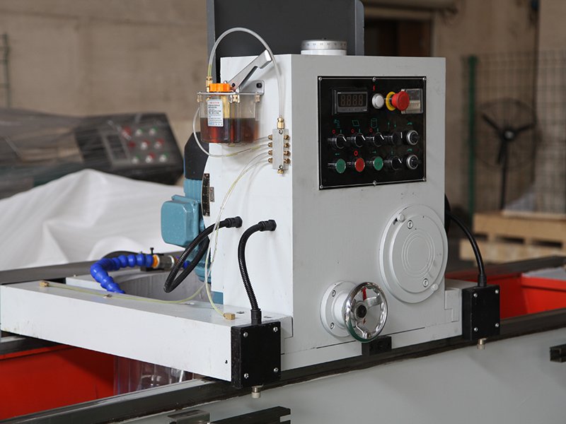 We are manufacturer and exporter of Plastic Grinding & Cutting Machines